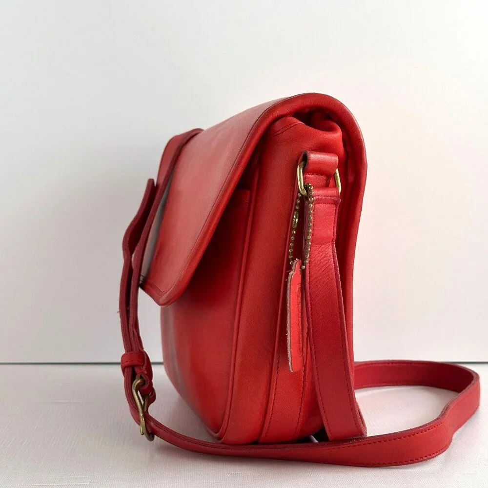 Vintage 1980s Coach Red Tailored Pouch 4110 Made in New York City - Picture 3 of 16